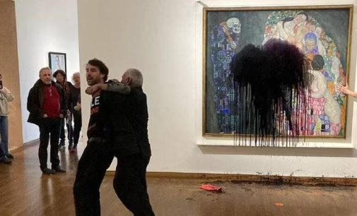 “Petrol ve gaz sondajını” protesto eden aktivistlerin yeni hedefi: Gustav Klimt