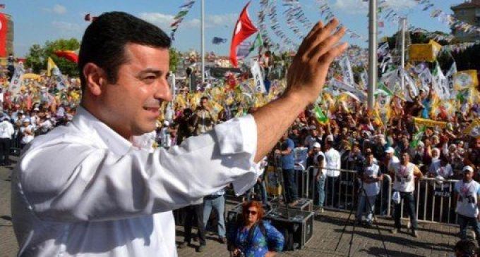 Metropoll anket sonucunu açıkladı: “HDP seçmeni üzerinde Öcalan mı, Demirtaş mı daha etkili?”