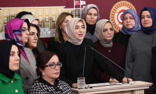 AKP’nin “türban” düzenlemesini içeren anayasa teklifi Meclis’te: Tartışmalı “aile” maddesi de var