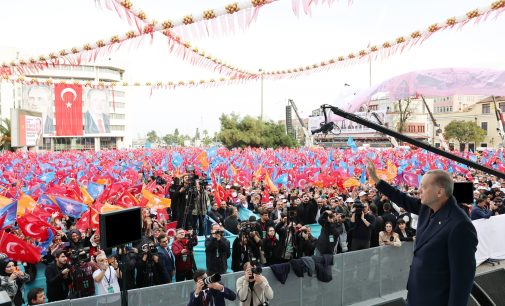 Erdoğan son kez oy istedi: “Kutlu bayrağı gençlerimize teslim edeceğiz…”