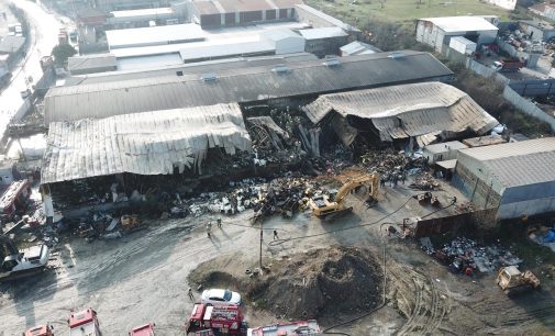 Eyüp’teki fabrika yangını: Yangında bir işçi kaybolmuştu, 24 saat sonra cesedine ulaşıldı
