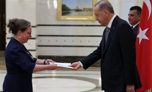 İsrail Büyükelçisi Lillian, AKP’li Cumhurbaşkanı Erdoğan’a güven mektubu sundu