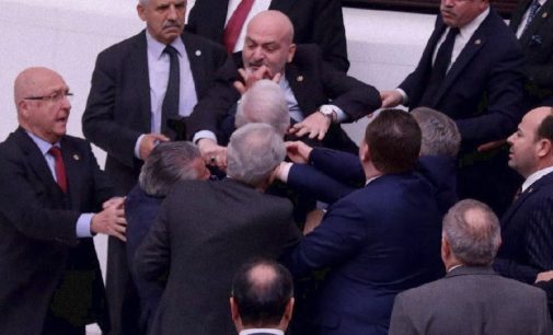 Mecliste saldırıya uğrayan İYİ Partili Hüseyin Örs ilk defa konuştu: Meclis’i yumruk atma yeri olarak görüyor!
