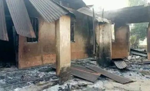 Nijerya’da silahlı saldırılar: 37 kişi yaşamını yitirdi, 100’ün üzerinde ev kül oldu