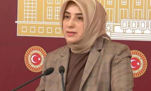 AKP’li Zengin: “Başörtüsüyle ilgili anayasa değişiklik teklifini imzaya açtık”