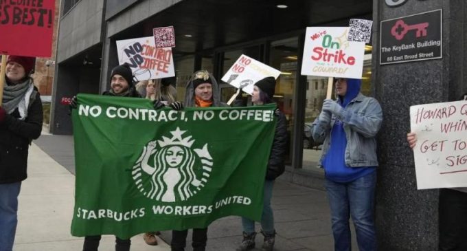 Bir ay içinde ikinci büyük grev: ABD’de 100 şubedeki Starbucks çalışanları iş bırakıyor
