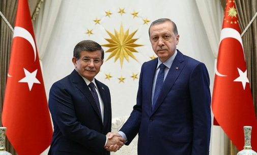 Davutoğlu: Partimizin kurucularına Erdoğan’ın selamıyla “Gelecek Partisi’ni terk et” çağrıları yapılıyor