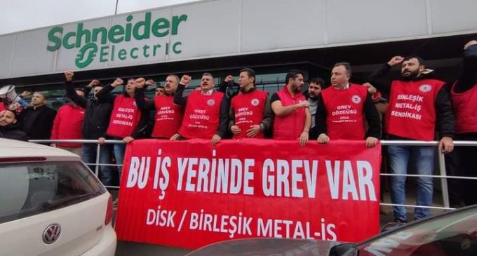 Erdoğan yine grev yasakladı: Schneider Elektrik işçilerinin anayasal hakkı Erdoğan’ın imzasıyla askıya alındı!