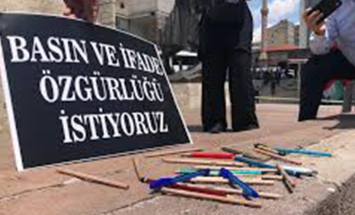 CHP’li Çakırözer’den ‘Basın Özgürlüğü Raporu’: Televizyonlar karartıldı, ucu saraya dokunan her haber engellendi