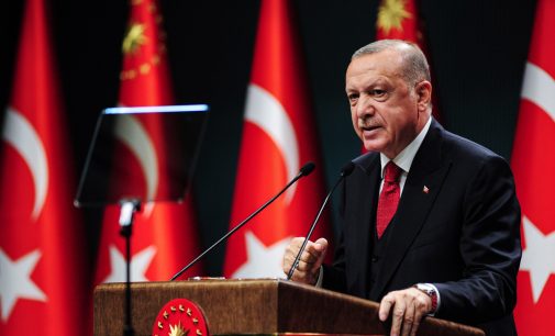 Erdoğan “türbana anayasal güvence” konusunda referanduma işaret etti: Meclis’ten geçmezse…