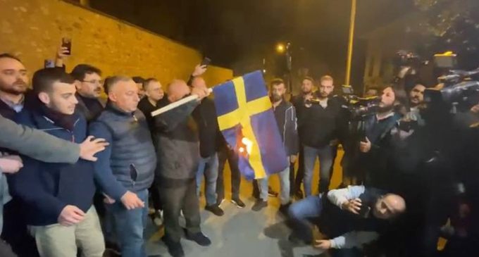 İsveç, Türkiye’deki vatandaşlarına kalabalık yerlerden uzak durma çağrısı yaptı