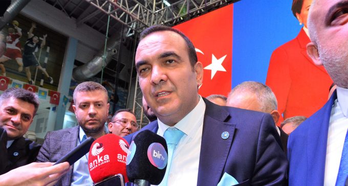 İYİ Parti İzmir’de kazanan belli oldu: Sinan Bezircioğlu yeni il başkanı
