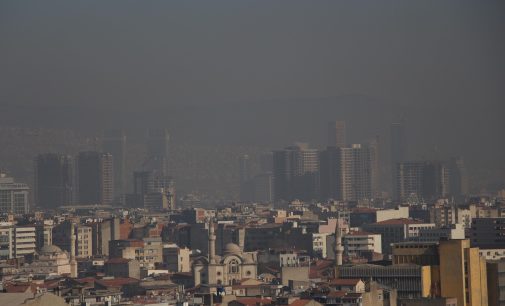 İzmir’in hava kalitesi “riskli” düzeyde: Hangi ilçelerde risk daha fazla?