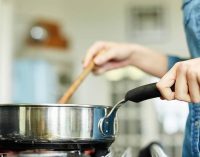 Evde gazlı ocaklarda yemek pişirmek astıma yol açıyor