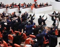 Emeklilere kötü haber: AKP ve MHP oylarıyla reddedildi
