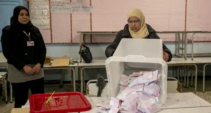 Tunus’ta erken genel seçimlerin ikinci turuna katılım yüzde 11,3 oranında gerçekleşti