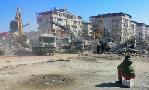 Depremde yıkılan otellerden birinin sahibi daha AKP’li müteahhit çıktı