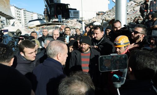 Erdoğan deprem bölgesinde böyle “teselli dağıttı: Bunlar hep kader…