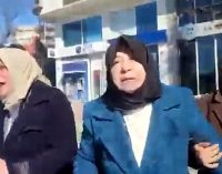 AKP’li eski vekil Nursel Reyhanlıoğlu’ndan bölgeye yardım getiren İmamoğlu’na: İngiliz uşağı defol
