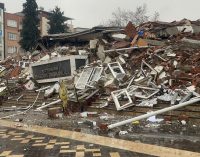 Adıyaman’da belediye başkanlığı binası yıkıldı