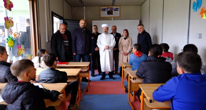 Diyanet İşleri Başkanı Ali Erbaş: Hocalarımız deprem bölgesinde çocuklara eğitim veriyor