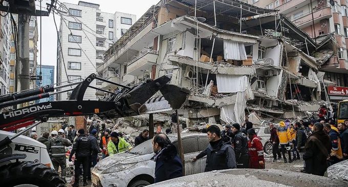 Diyarbakır’da çöken binalardan numune alındı: Malzeme kalitesiz, çimento az