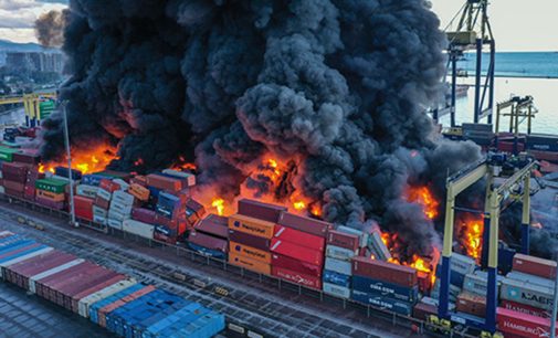 İskenderun Limanı’nda 1730 konteyner yandı, hâlâ soruşturma yok: Yangının büyümesine bilerek mi izin verildi?