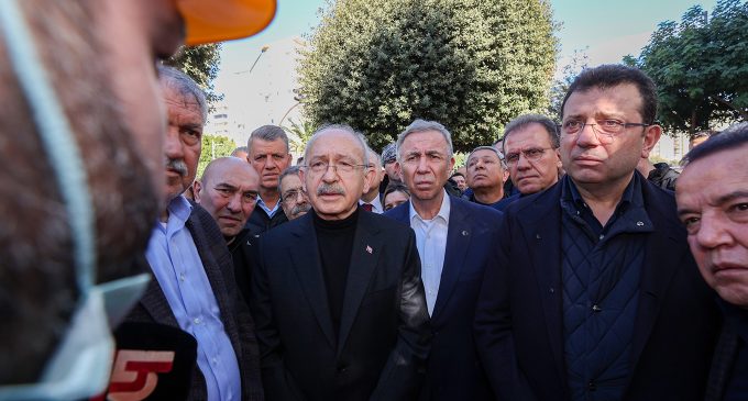 Kılıçdaroğlu ve CHP’li belediye başkanları deprem bölgesine gitti