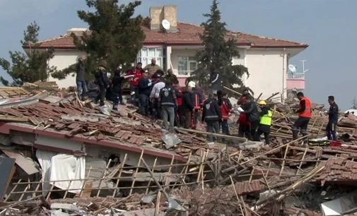 Malatya’da 5,6 büyüklüğünde deprem; bazı binalar yıkıldı