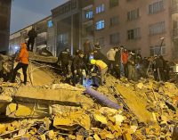 Güneydoğu’da 7.4 büyüklüğünde deprem: Binalar yıkıldı, artçılar sürüyor, can kayıpları var…