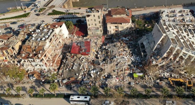 Depremlerde 164 binden fazla bina yıkıldı ya da ağır hasar aldı