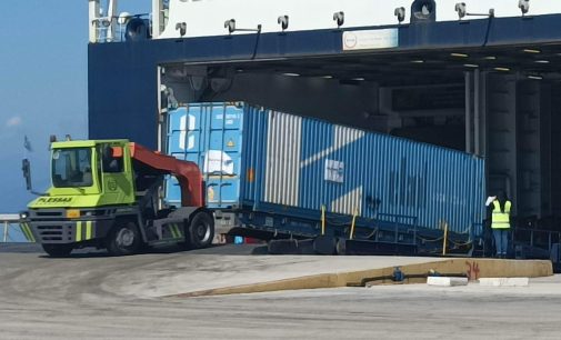 Yunanistan insani yardım malzemesi göndermeyi sürdürüyor: 110 ton daha yola çıktı