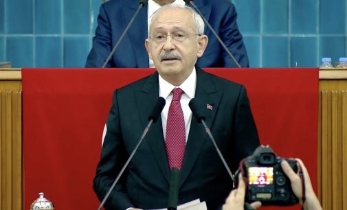 Cumhurbaşkanı adayı Kılıçdaroğlu, partisinin kürsüsüne veda etti: Umutluyum be dostlar!