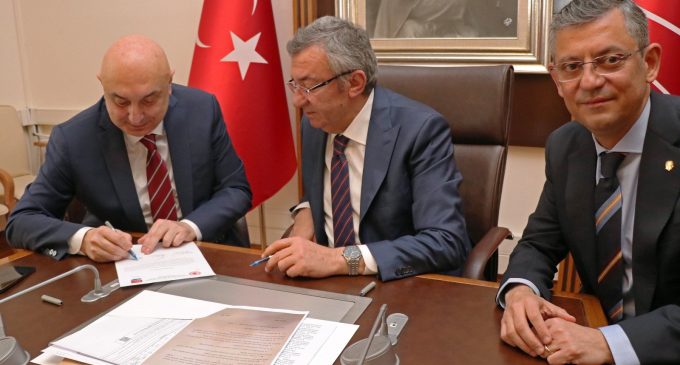 Kılıçdaroğlu’nun cumhurbaşkanı adaylığı için YSK’ye resmen başvuruldu
