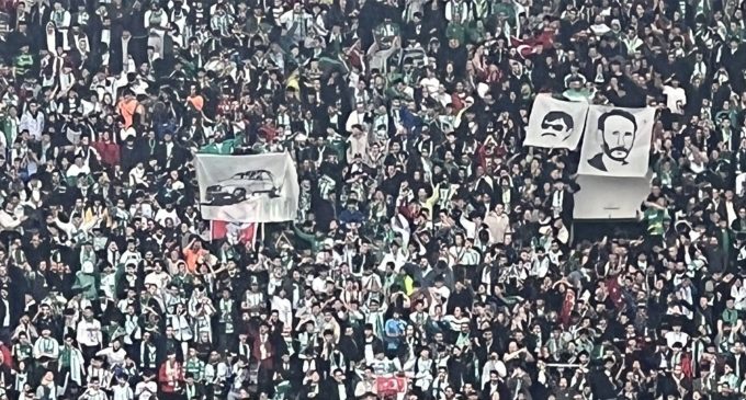Futbol maçında ‘Beyaz Toros’ ve ‘Yeşil’ posteri açıldı. Soylu: kamu görevlileri açığa alındı
