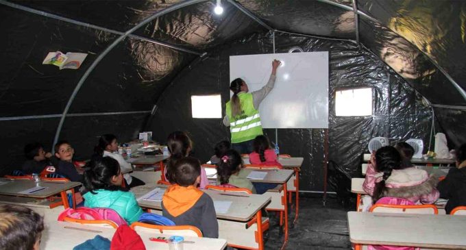 Bakan Özer açıkladı: Depremden etkilenen 4 ilde, ilçe bazlı eğitim 27 Mart’ta başlayacak