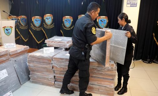 Peru, varış noktası Türkiye olan 2.3 ton kokaini yakaladı: Seramik fayans gibi görünmesi için kauçukla kaplamışlar!