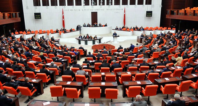 EYT genç milletvekillerine yaradı: Yaklaşık 150 milletvekili EYT’den yararlanıp 52 bin lira maaşa hak kazandı!