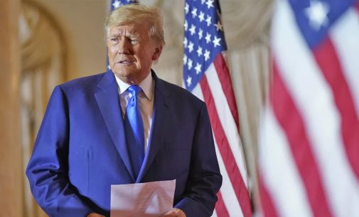 Eski ABD Başkanı Trump: Savcılık ofisinden sızan bilgiye göre salı günü gözaltına alınacağım