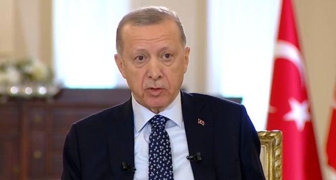 Erdoğan canlı yayında rahatsızlandı, ara verilen program erken bitirildi