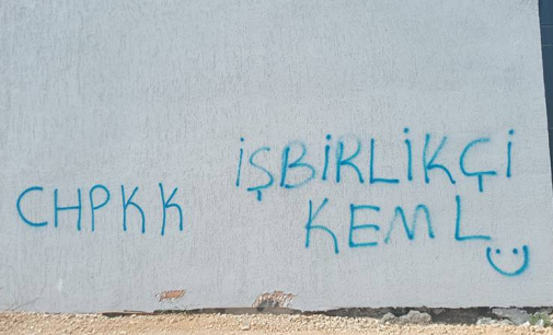 CHP Nilüfer ilçe binasına provokatif saldırı: Duvarlarına “CHPKK” ve “İşbirlikçi Kemal” yazdılar