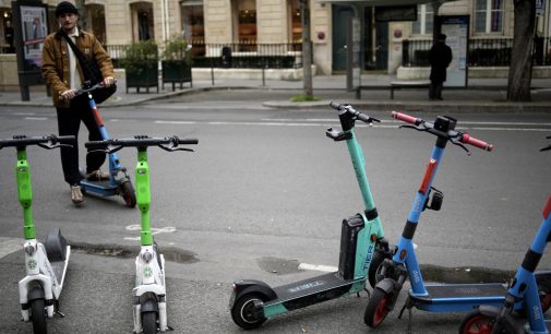 Avrupa’da elektrikli scooter kiralanmasını yasaklayan ilk kent Paris oldu