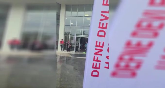 Erdoğan’ın açılışını yaptığı Defne Devlet Hastanesi’ni su bastı