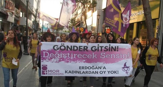 İzmir’de kadınlar ikinci tur için yürüdü: Gönder gitsin değiştirecek sensin