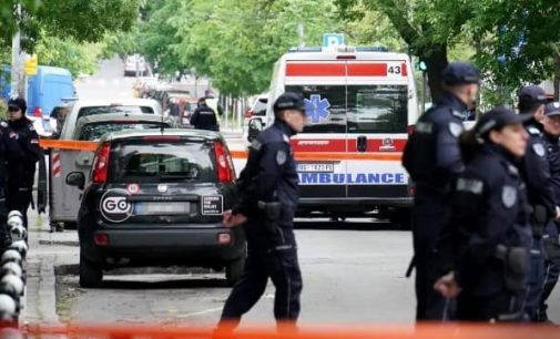 Sırbistan’da yedinci sınıf öğrencisi okula silahlı saldırı düzenledi: Sekizi çocuk dokuz ölü!