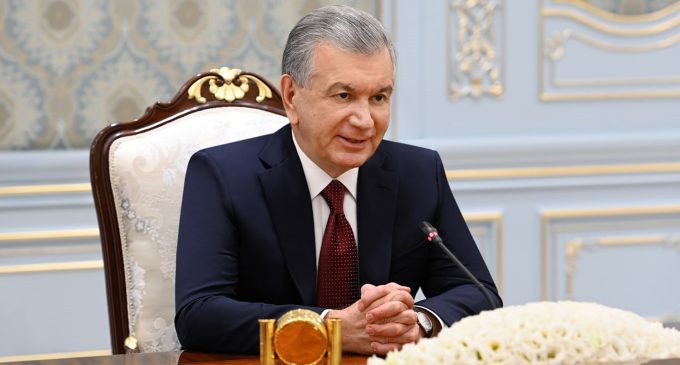 Özbekistan’da Cumhurbaşkanı Mirziyoyev, görev süresini uzatan referandumu kazandı