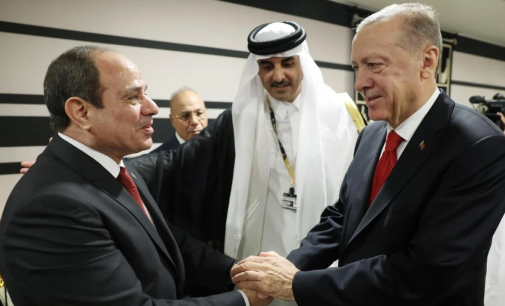 Erdoğan, “zalim, katil, darbeci” dediği Sisi’nin tebriğini kabul etti: “En kısa sürede büyükelçileri atayalım” dedi