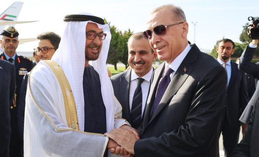 Havalimanında buluştular: Erdoğan, BAE Devlet Başkanı Muhammed bin Zayed Al Nahyan ile bir araya geldi