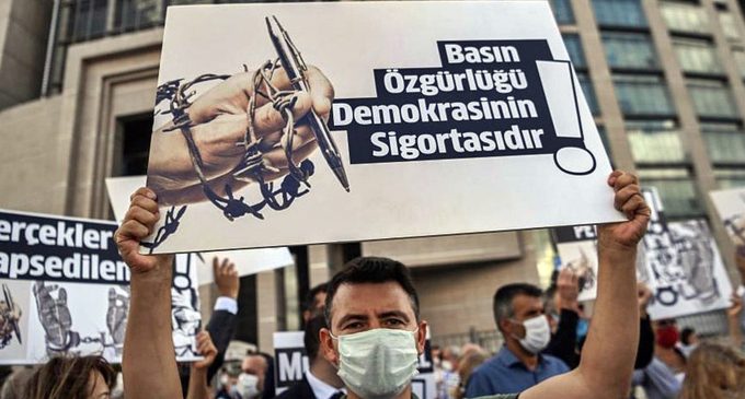 Mayıs ayı Basın Özgürlüğü Raporu: Gazeteciler 60 kez hakim karşısına çıktı