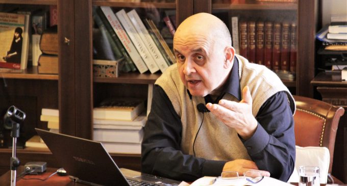 Sosyal bilimler alanının önemli ismi Prof. Zafer Toprak yaşamını yitirdi